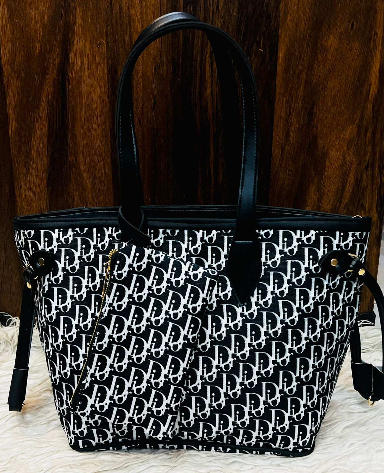 Christian Dior Book & Tote in white and black Dior Oblique embroidery