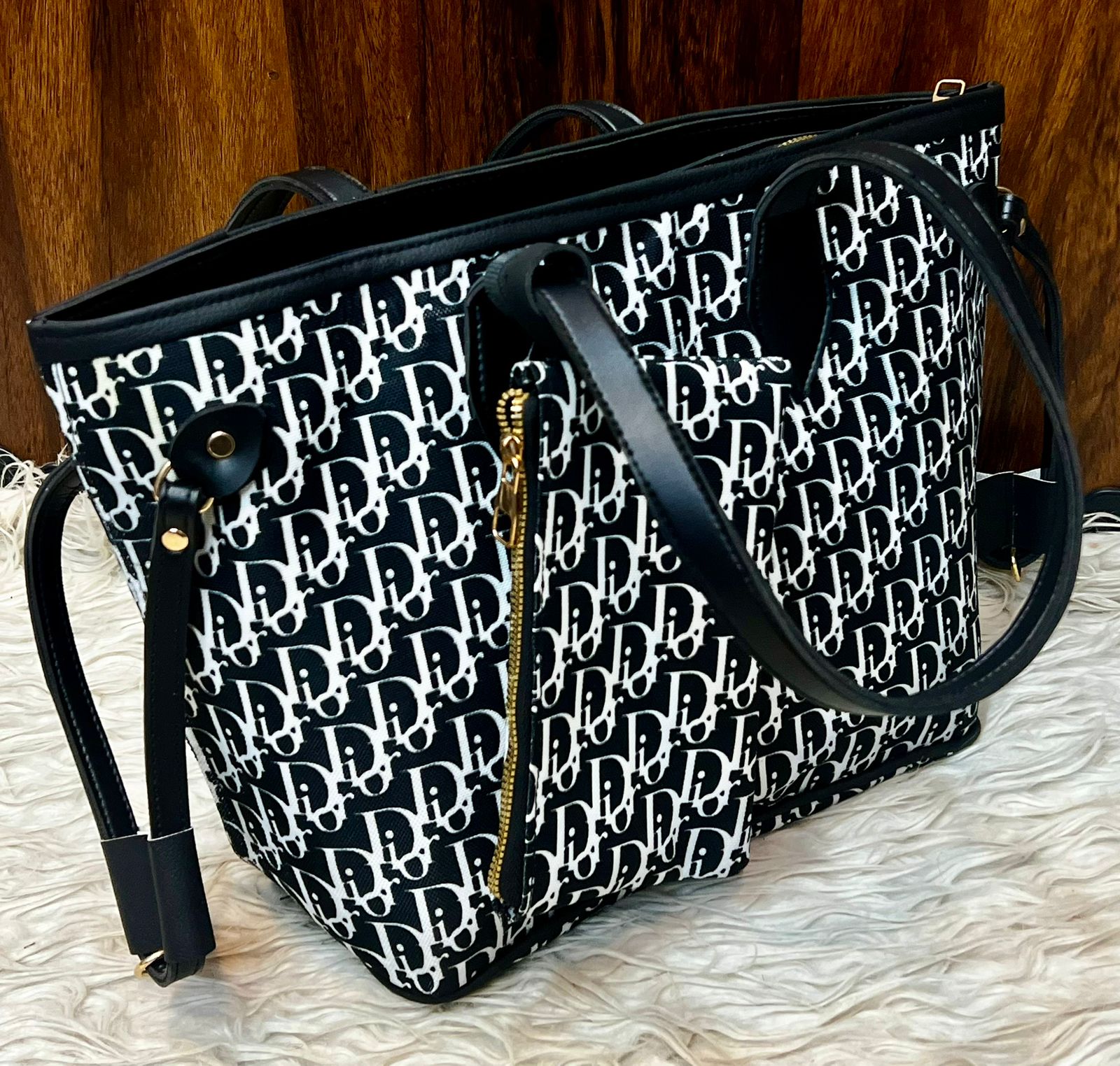 Christian Dior Book & Tote in white and black Dior Oblique embroidery