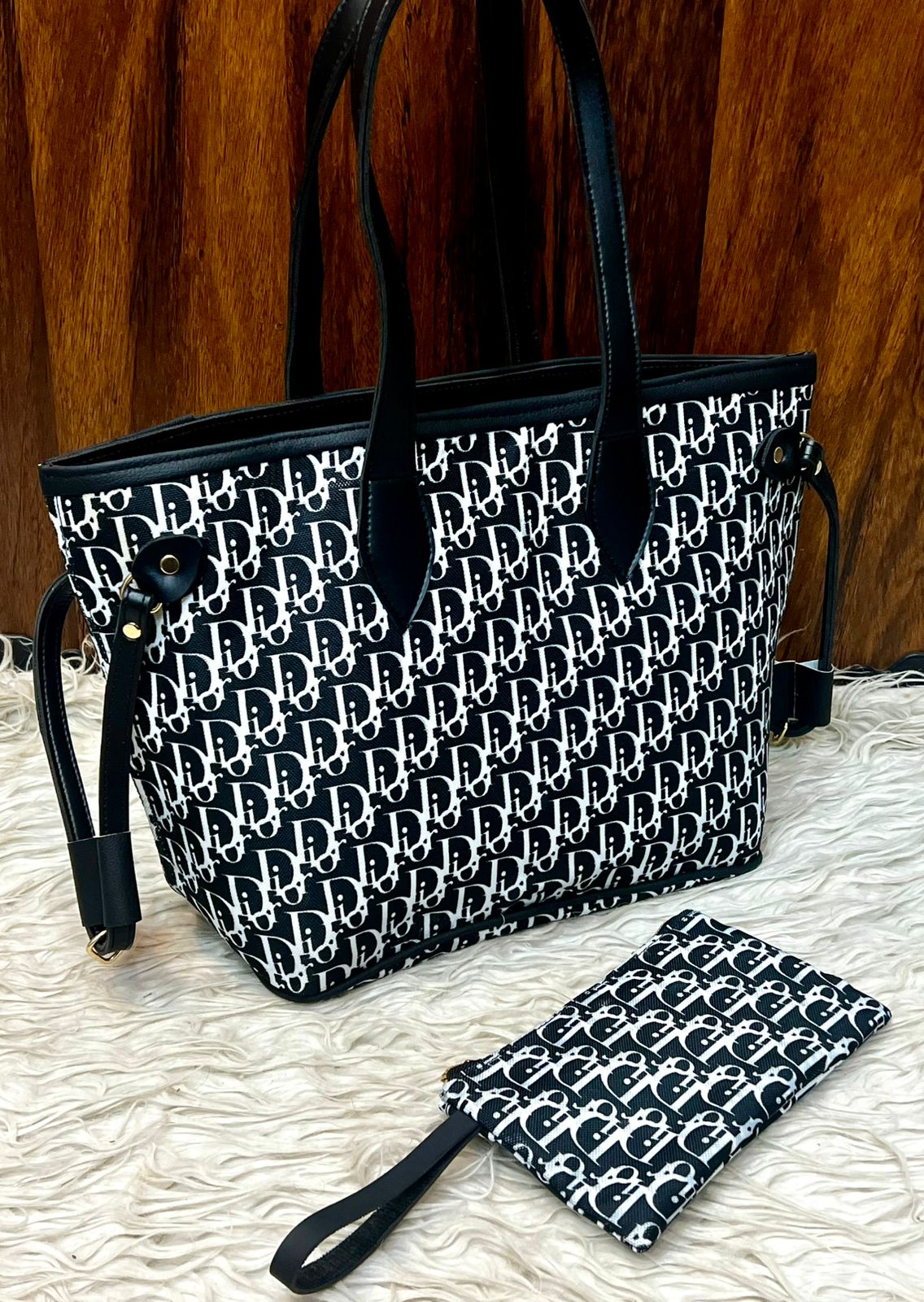 Christian Dior Book & Tote in white and black Dior Oblique embroidery