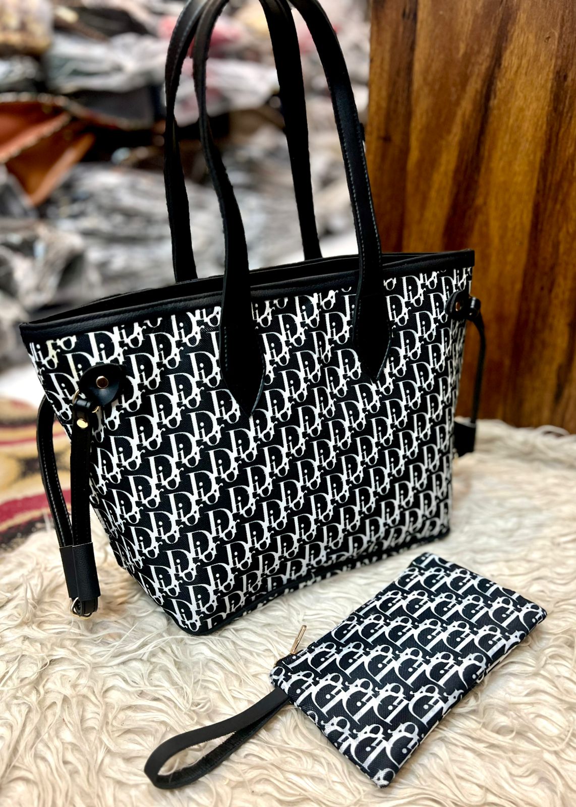 Christian Dior Book & Tote in white and black Dior Oblique embroidery
