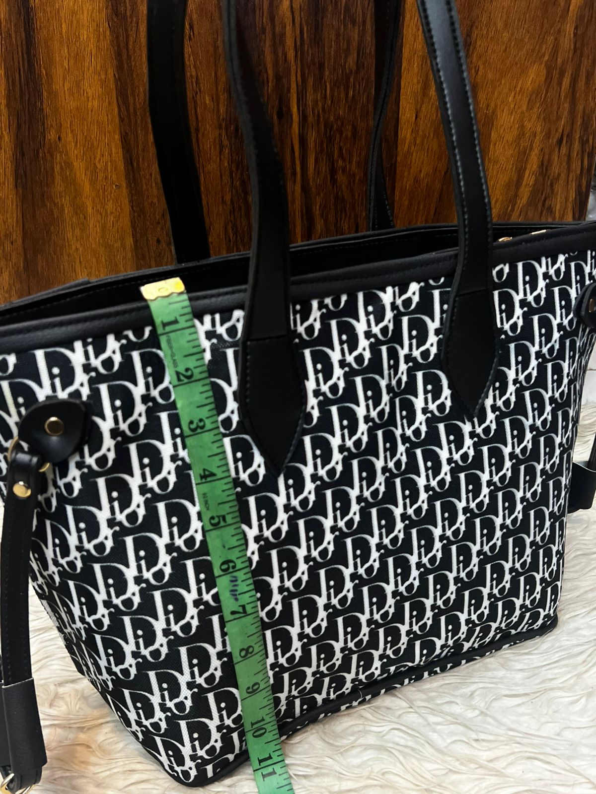 Christian Dior Book & Tote in white and black Dior Oblique embroidery